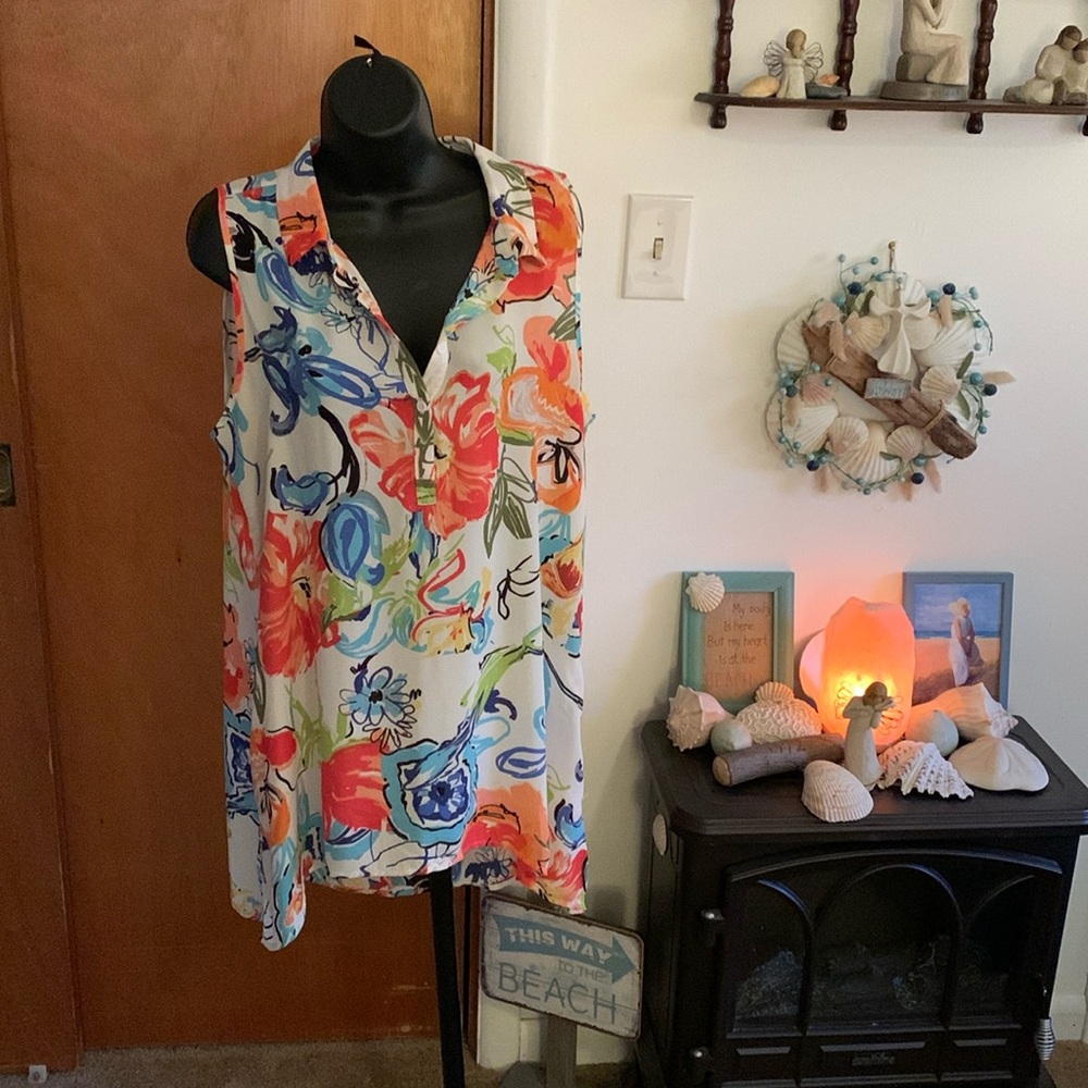 Spense L sleeveless tunic top white w/ bright multi floral print